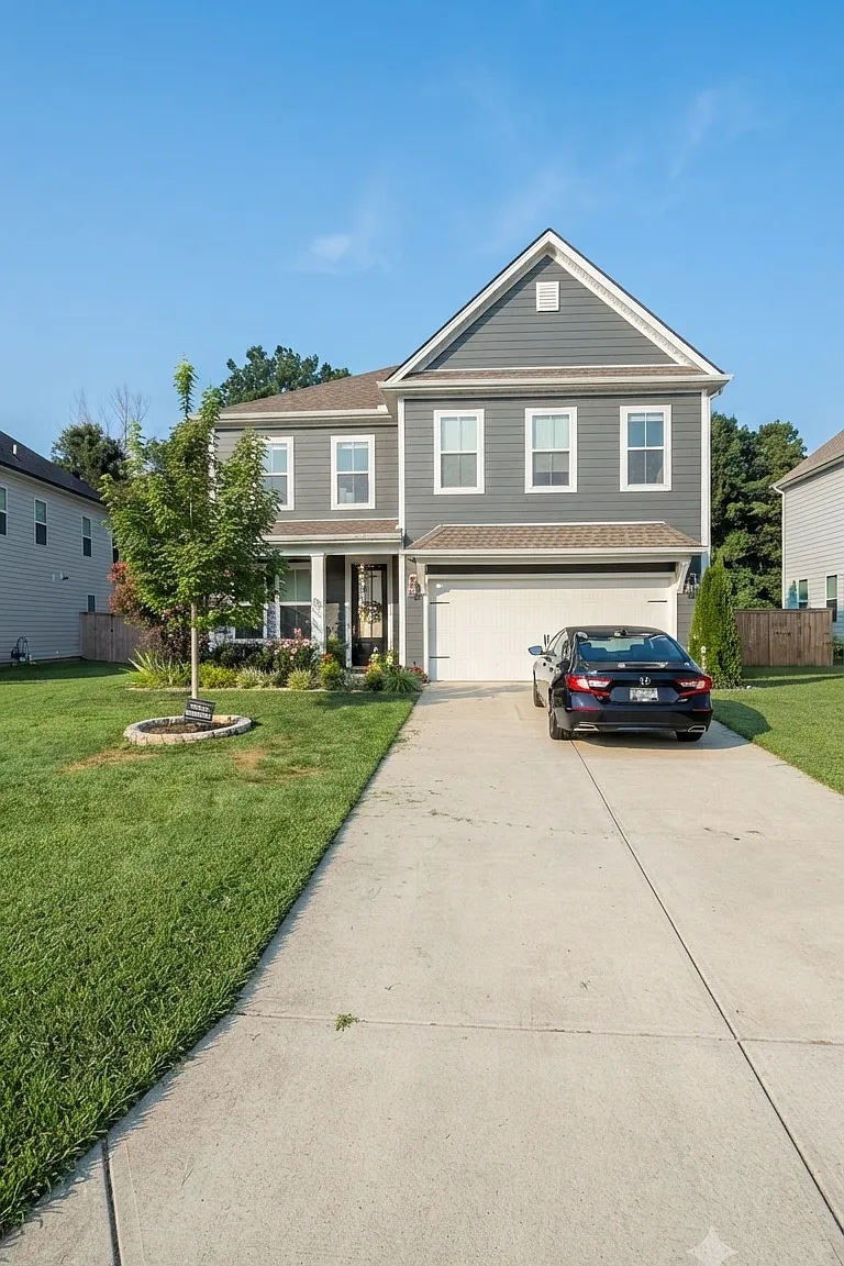 4 bed, 3.5 bath, 3166 sqft, $3,249 — Photo 1