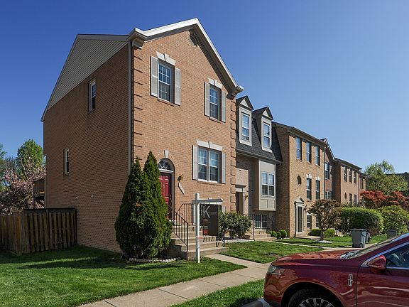 2nd image of 5425 Middlebourne Ln