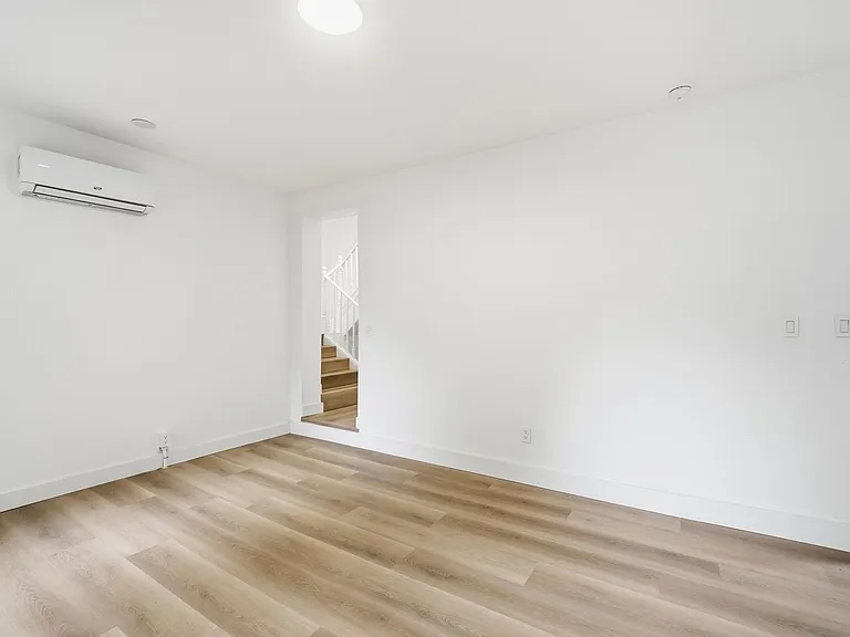 568 Hale Ave — Photo 50