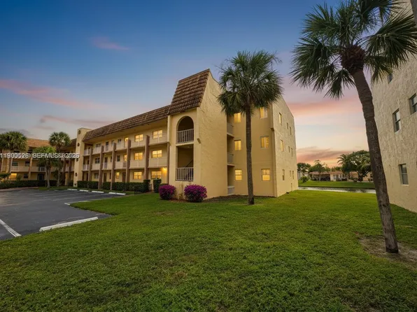 8465 Sunrise Lakes Blvd APT 212, Sunrise, FL 33322
