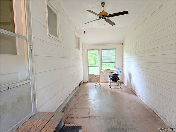 5th image of 3279 Riverside Dr