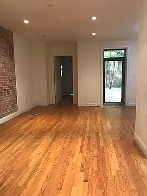 Rented by Cast Iron Real Estate | media 32