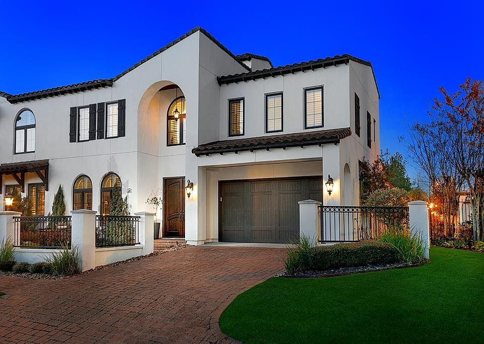 1st image of 111 Lakeside Cove