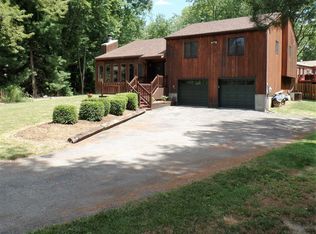 4 Elm Ct, Poughkeepsie, NY 12603