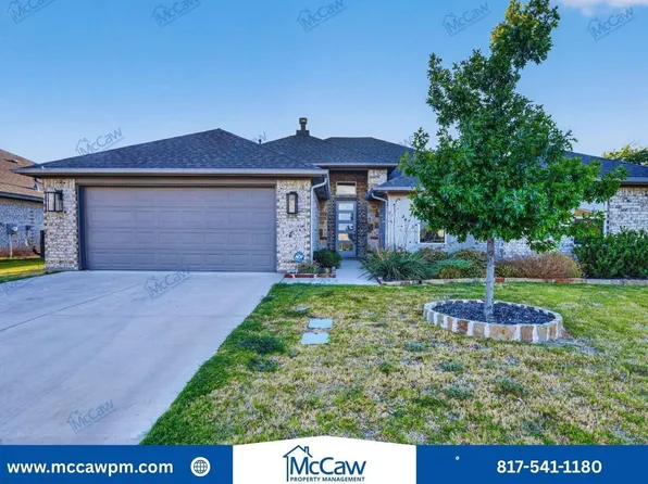 412 Brinkley Dr, Saginaw, TX 76179