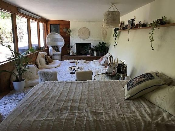 3rd image of 383 Lovell Ave