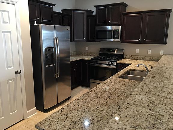3rd image of 983 Chase Creek Cir