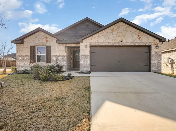 936 Waggoner Dr, Aubrey, TX 76227