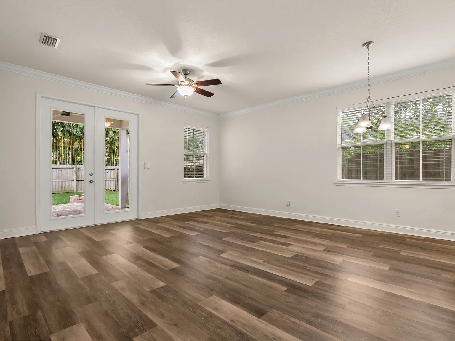 3 bed, 2.5 bath, 1525 sqft, $3,495 — Photo 2