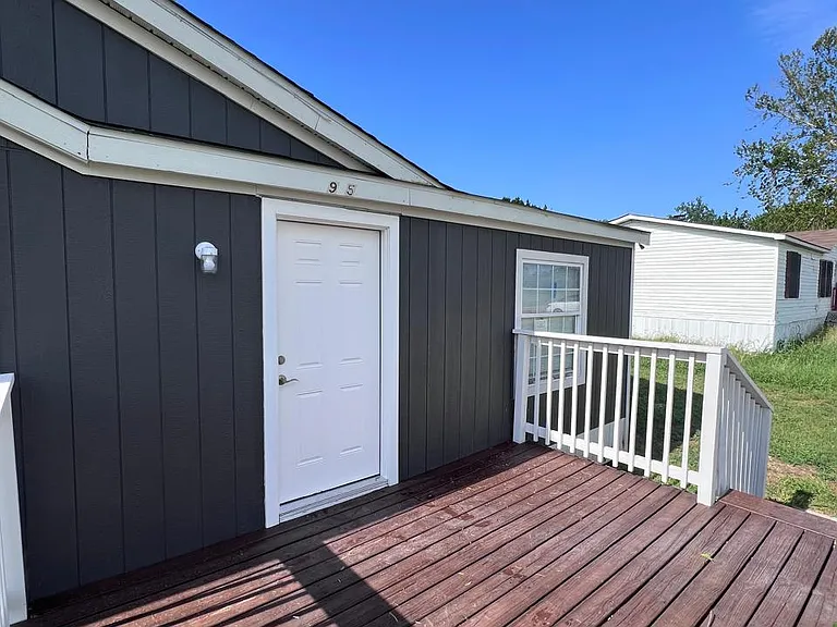 905 Edgar Ct — Photo 27
