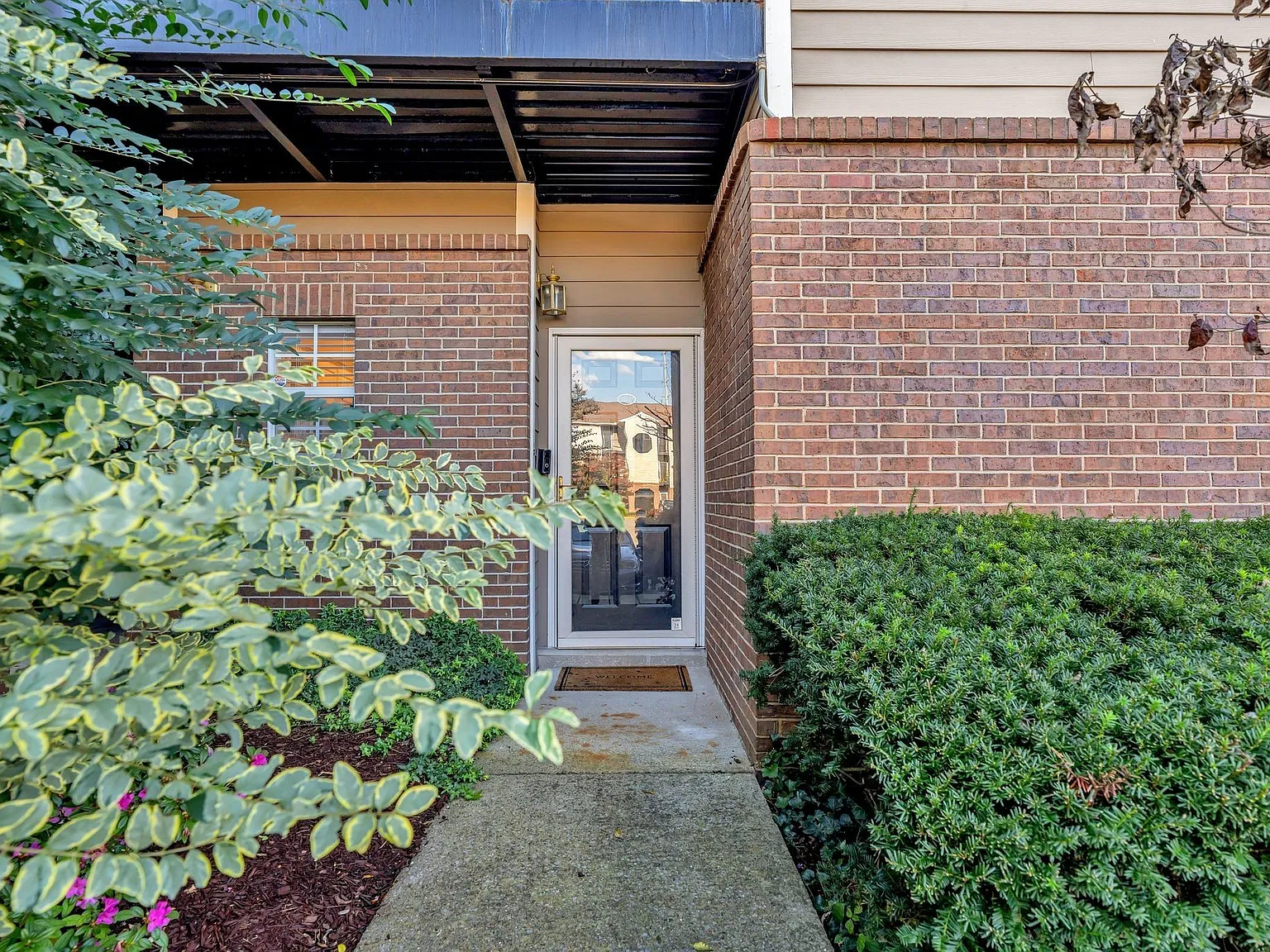 2 bed, 2.0 bath, 1124 sqft, $1,795 — Photo 1