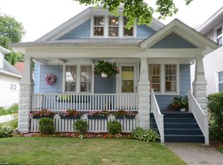 2155 N 69th St, Wauwatosa, WI 53213