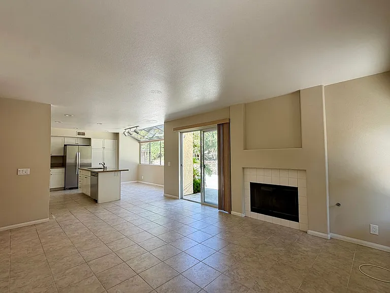 3366 Waterford Dr — Photo 9
