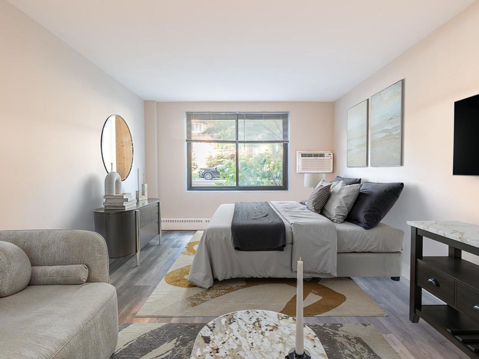 2nd image of 851 Hinman Ave #G2