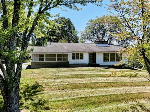 975 E Jackson St, Millersburg, OH 44654