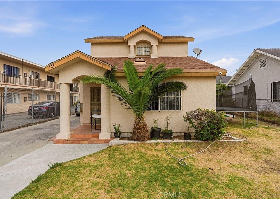 1st image of 725 E 40th Pl