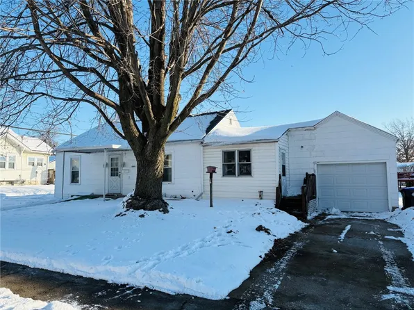 1305 11th Ave, Belle Plaine, IA 52208