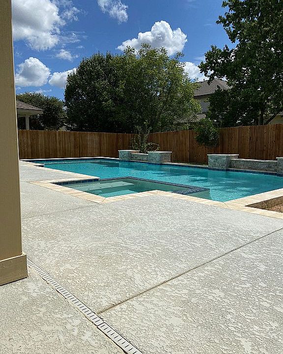 New Salwater Pool W/Heater