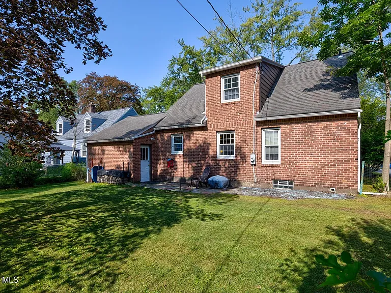 2324 Niskayuna Dr — Photo 15