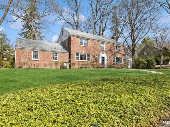 7 S Park Dr, Tenafly, NJ 07670
