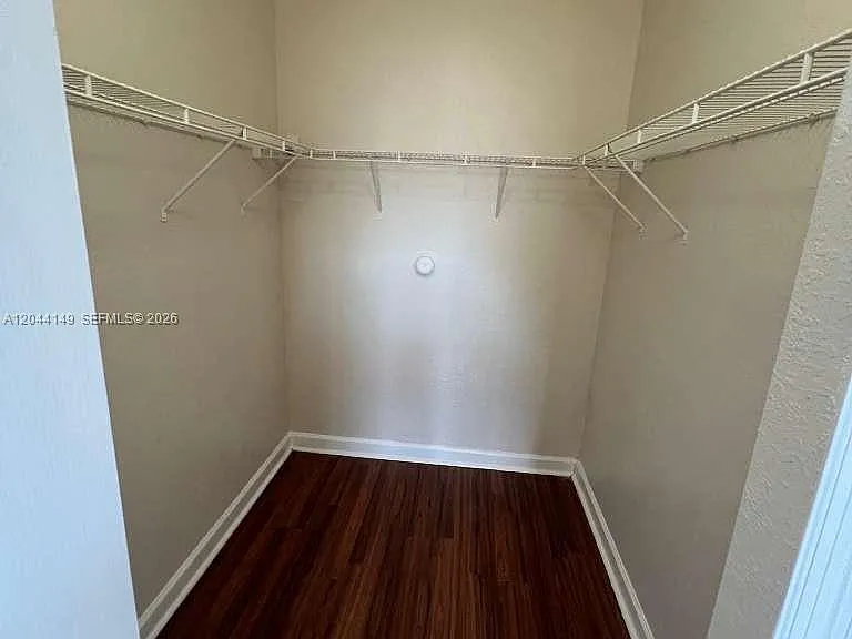 1661 SE 28th St #202 — Photo 6