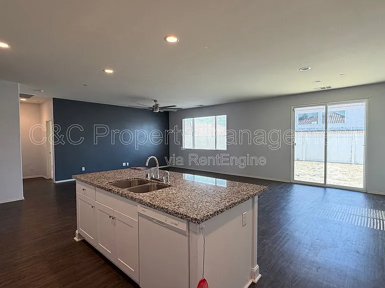 2158 Albatross Way — Photo 4