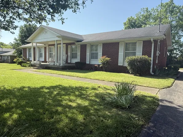 212 Piedmont Dr, Lebanon, TN 37087