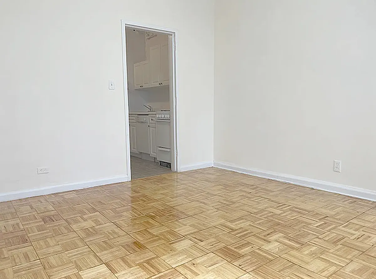 Building Photo - 421 E 72nd St #2B
