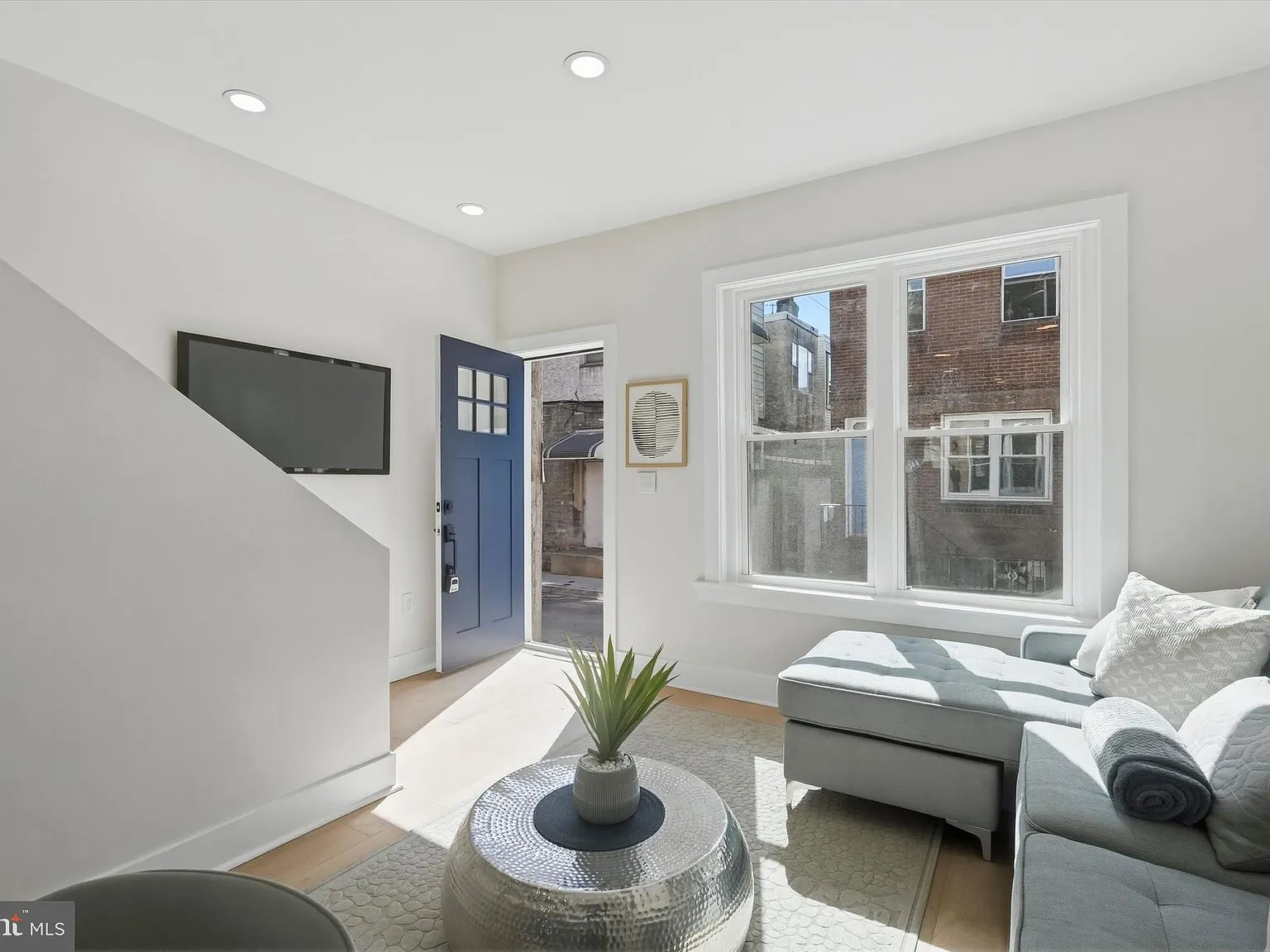 2 bed, 1414 sqft, $2,500 — Photo 4