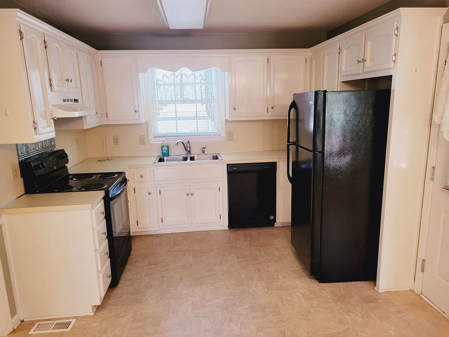 5128 Weatherford Drive, Birmingham, Alabama 35242 — Photo 3