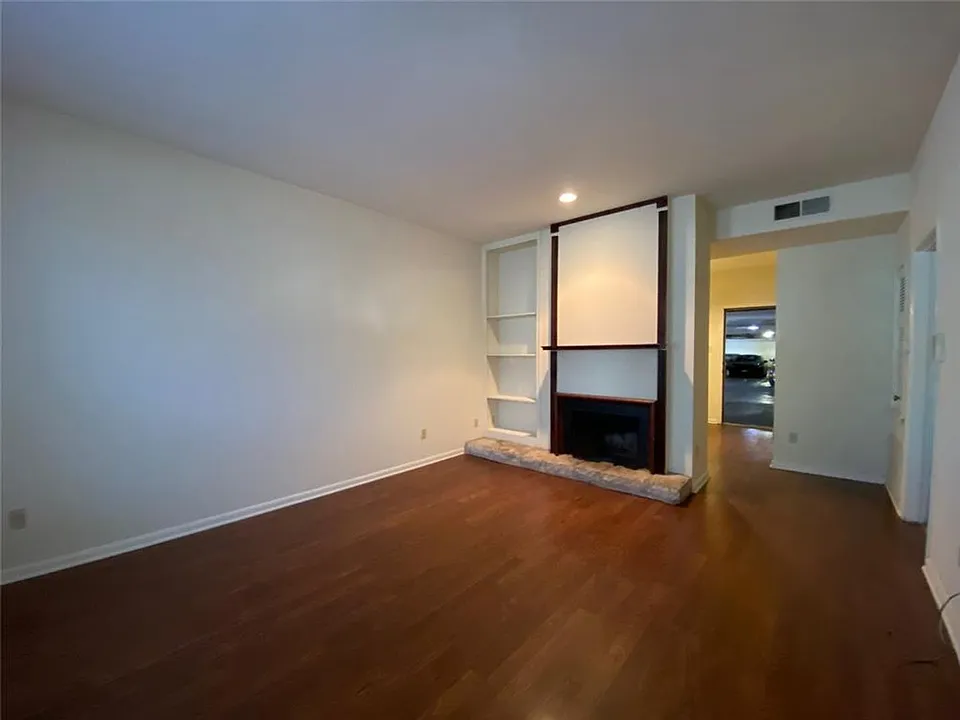 2529 Rio Grande St #5