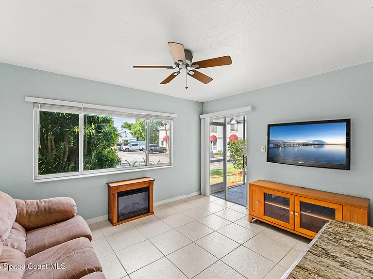 220 Beach Park Ln #75 — Photo 7