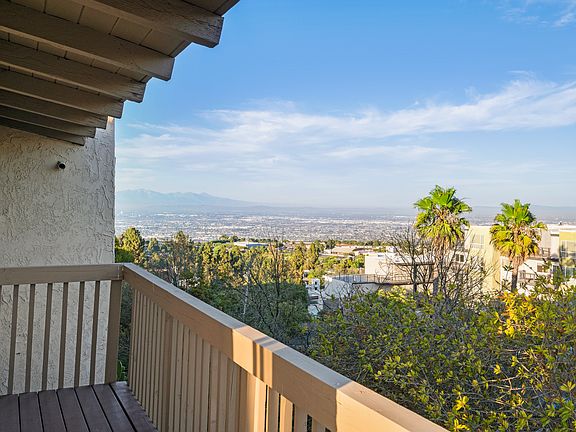 3rd image of 113 Hilltop Cir
