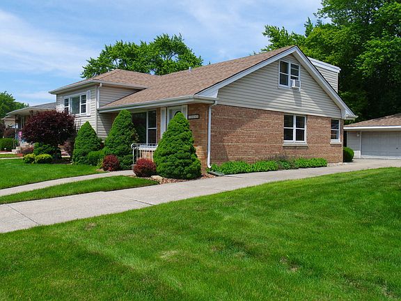 2nd image of 10645 S Leclaire Ave