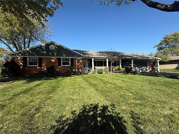 3rd image of 255 Gershwin Dr