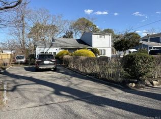 1557 N Gardiner Drive, Bay Shore, NY 11706