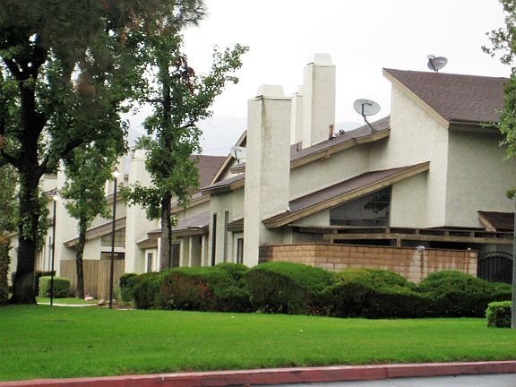 2nd image of 1974 E Lynwood Dr #6
