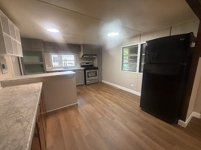211 Fir St — Photo 5
