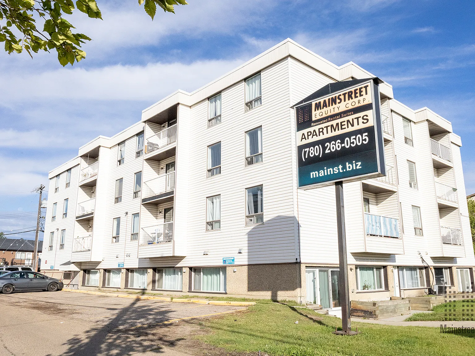 Deluca Manor Apartments — Photo 3