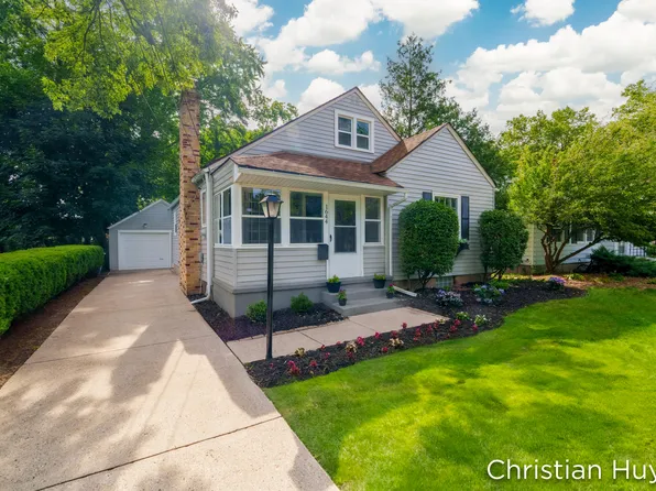 1644 Chamberlain Ave SE, Grand Rapids, MI 49506