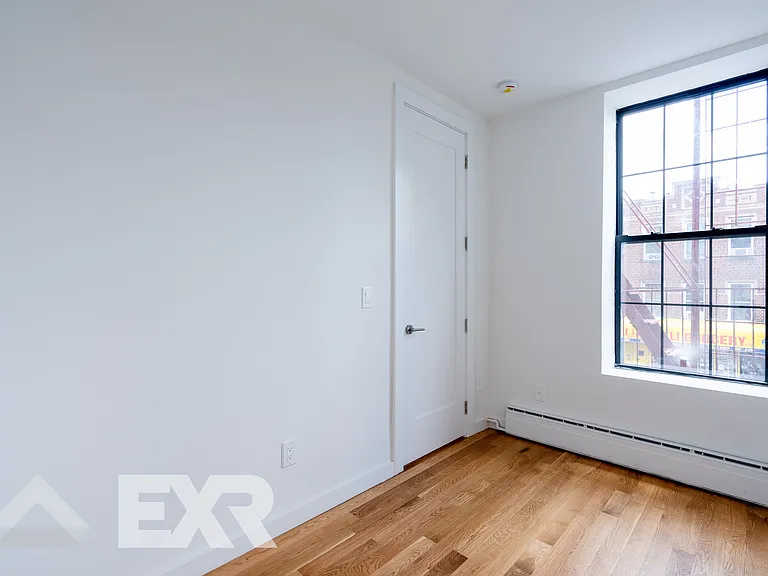 909 Dekalb Ave #2E — Photo 6
