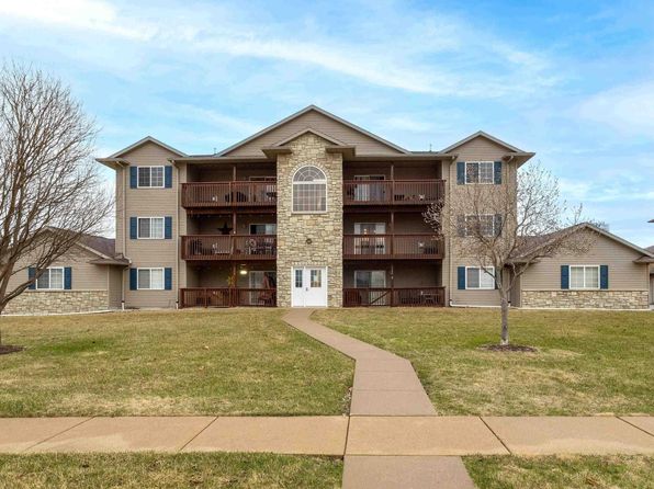 209 E Price St UNIT 203, Eldridge, IA 52748