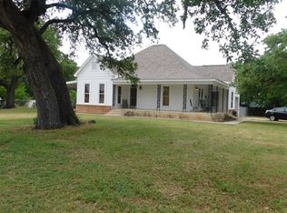 302 N Broad St, Lampasas, TX 76550