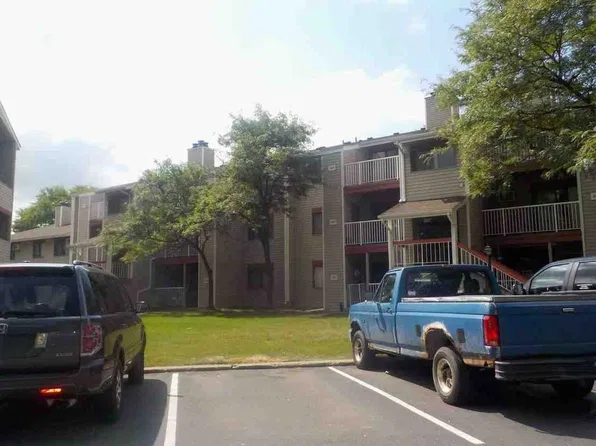 350 Shelard Pkwy Unit 212, Saint Louis Park, MN 55426