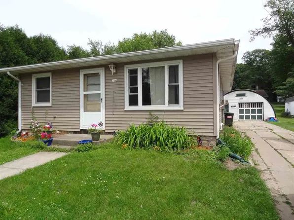 314 Grove St, Manawa, WI 54949