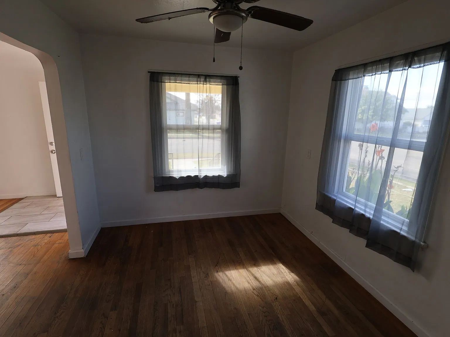 3 Bedroom 1 Bathroom House available in Oildale! — Photo 3