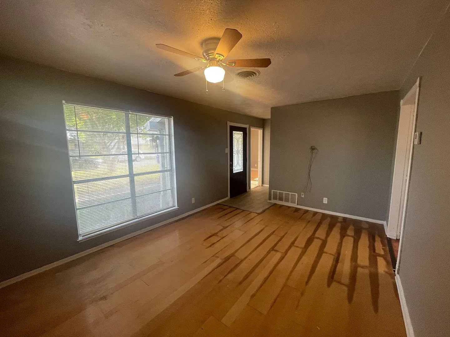 333 Hialeah Dr. — Photo 3