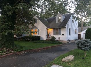 56 Voorhees Pl, Metuchen, NJ 08840