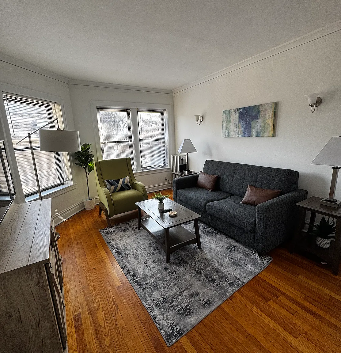 1 bed, 700 sqft, $2,045 — Photo 2