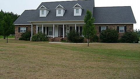 2nd image of 582 Peacock Rd